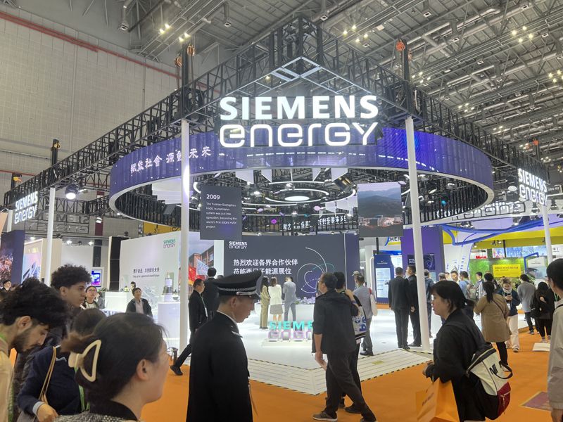 越南异地传统汽车展大型展台施工区